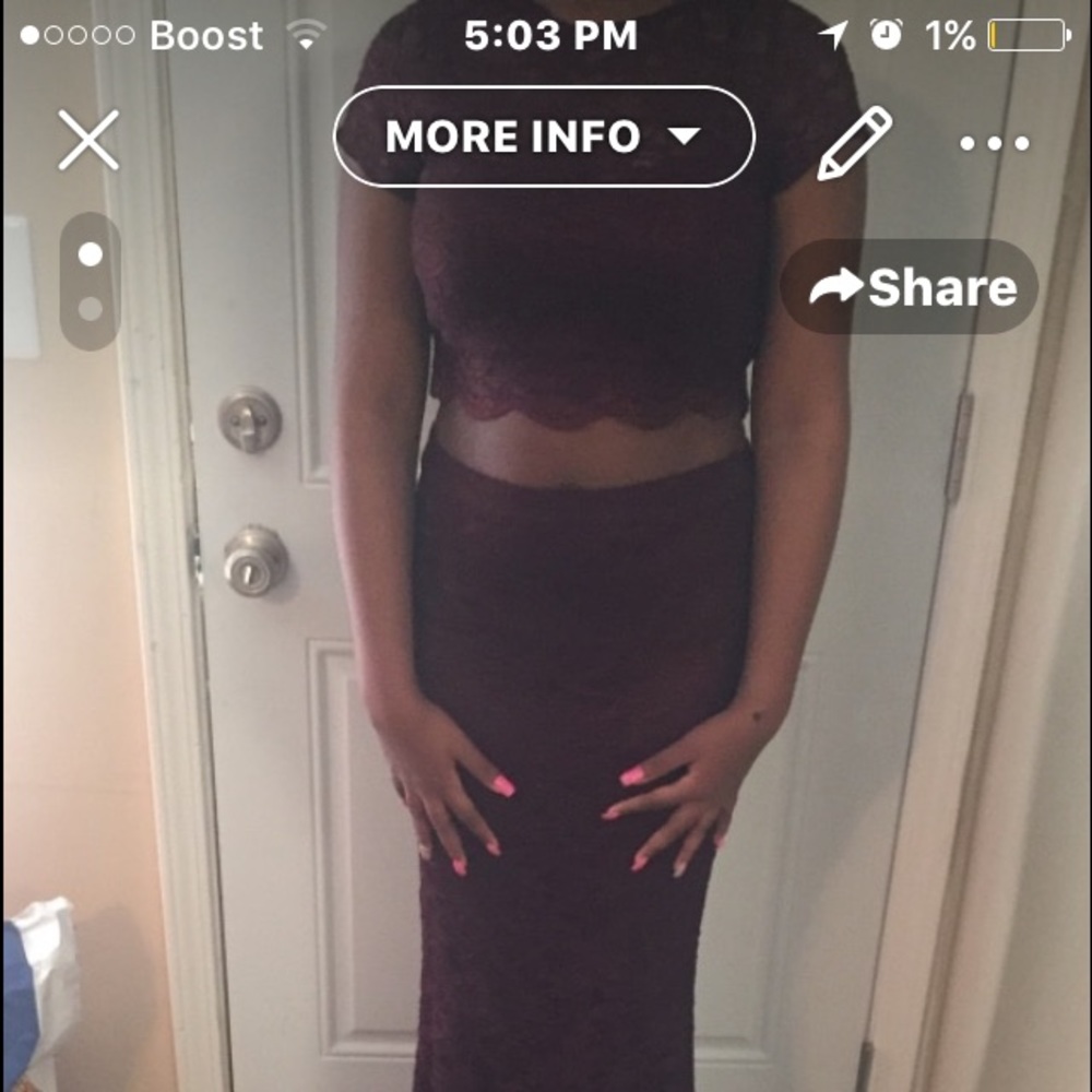 Women's Burgundy Crew Neck ShortSleeve Crop Dress